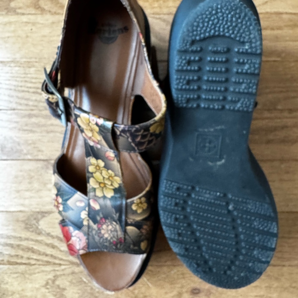 Dr Martens Adaya Women's Size 8 Floral Asia Tattoo Print Wedge Platform Sandals - Picture 3 of 4